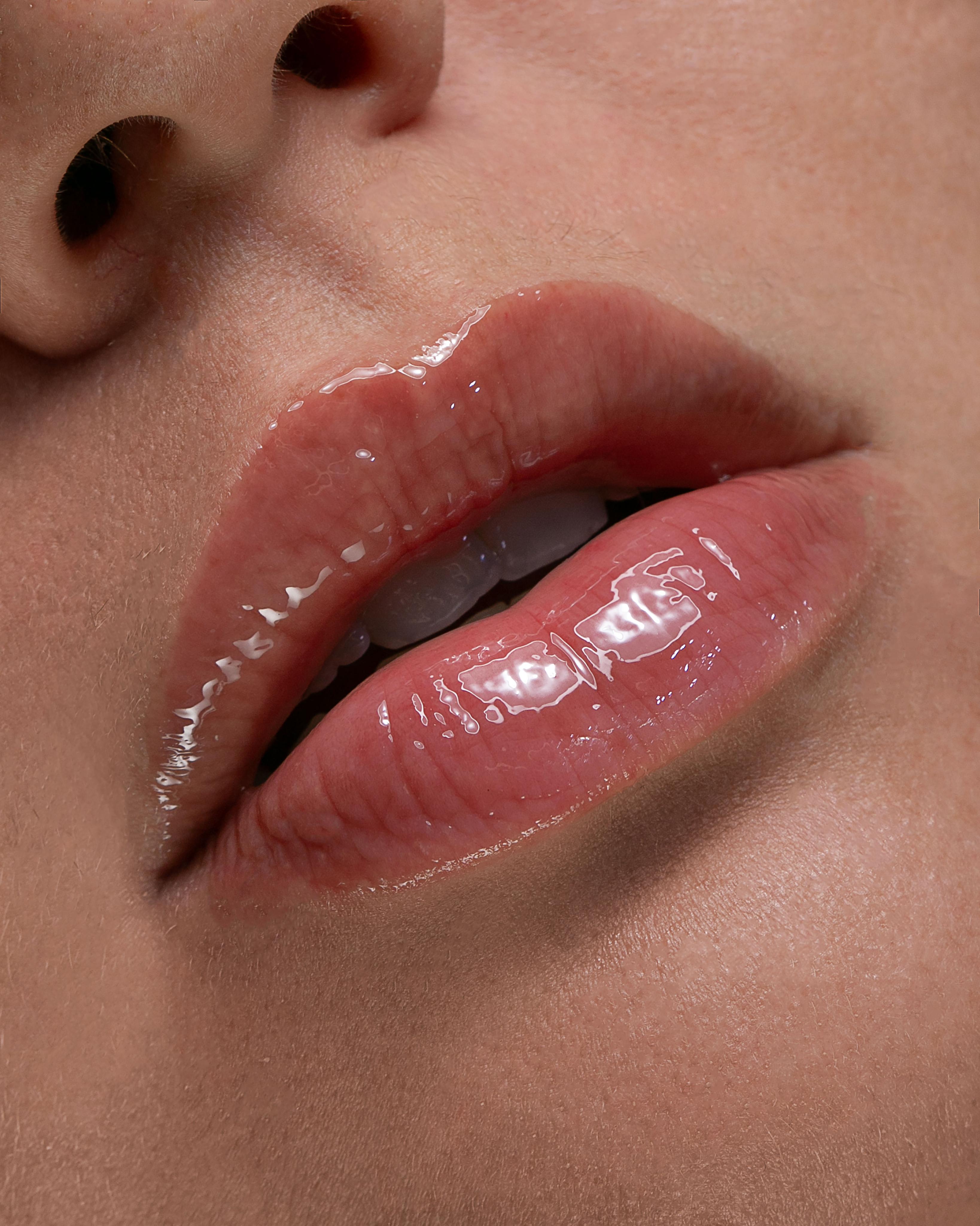 /_next/static/media/cofee_lips.dae61fd7.jpg